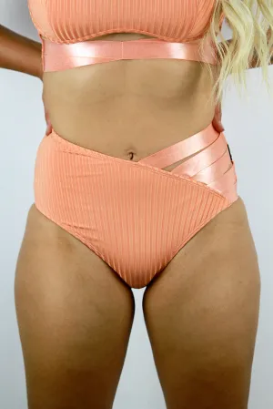 Crystal V Mid Waist Short - Peach